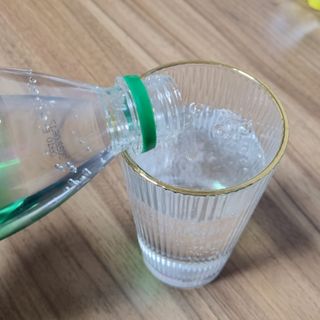 몽베스트 Montbest with Sparkling water Plain 20병 — 3점을 준 리뷰어가 2021년 11월 올린 사용 사진