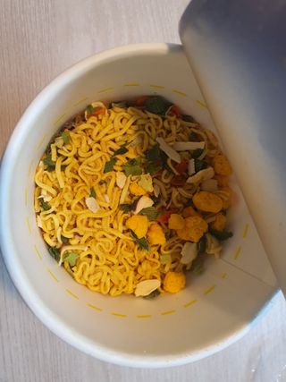 NISSIN 닛신 컵누들  4종 - 씨푸드오리지날, 씨푸드 스파이시, 씨푸드 커리, 씨푸드 XO소스 — 5점을 준 리뷰어가 2022년 12월 올린 사용 사진
