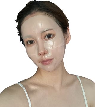 [올리브영] 웰더마 프리미엄 레티놀 콜라겐 리프팅 리스토어 피팅마스크 4매 — 5점을 준 리뷰어가 2025년 7월 올린 사용 사진