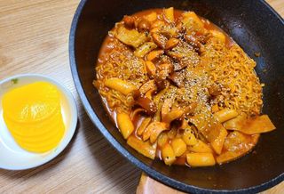 응큼떡볶이 — 5점을 준 리뷰어가 2021년 3월 올린 사용 사진