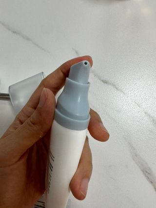 [스킨1004] 마다가스카르 센텔라 히알루-시카 워터핏 선세럼 50ml — 5점을 준 리뷰어가 2024년 5월 올린 사용 사진