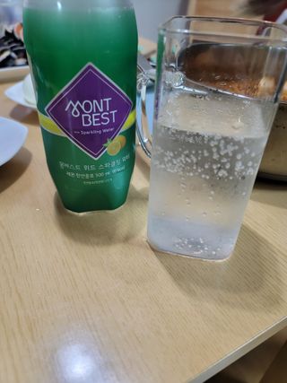 몽베스트 Montbest with Sparkling water Lemon OR Lime 20병(랜덤) — 4점을 준 리뷰어가 2021년 10월 올린 사용 사진