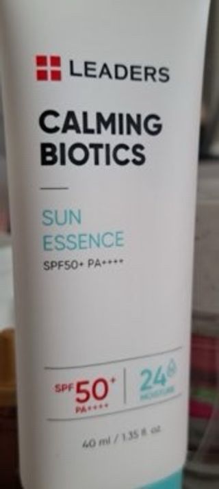 리더스코스메틱 리더스 카밍 바이오틱스 선 에센스 SPF 50+ PA++++ — 3점을 준 리뷰어가 2022년 8월 올린 사용 사진