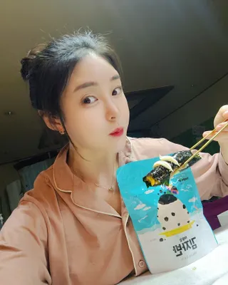 해풀잎 누구나 김밥*1ea [(혼합야채 35g *1ea,  김밥김 (5g, 5ea),  양념간장 (6g, 5ea), 참기름(5g, 2ea)] — 5점을 준 리뷰어가 2022년 5월 올린 사용 사진