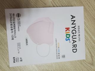애니가드키즈 새부리형 KF94  5컬러 각 10매입 [화이트, 블랙, 크리미베이지, 코튼핑크, 그레이] 3-6세 — 5점을 준 리뷰어가 2022년 2월 올린 사용 사진