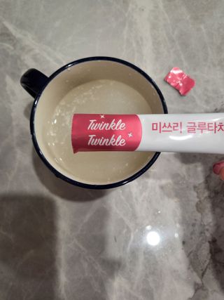 메디포스트 모비타 미쓰리 글루타치온 30포 — 5점을 준 리뷰어가 2023년 1월 올린 사용 사진