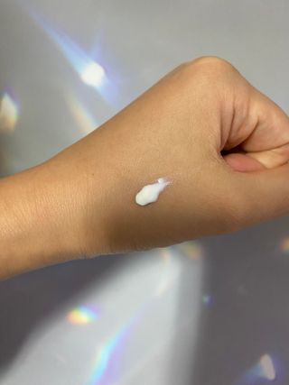 리더스코스메틱 리더스 카밍 바이오틱스 선 에센스 SPF 50+ PA++++ — 5점을 준 리뷰어가 2022년 5월 올린 사용 사진