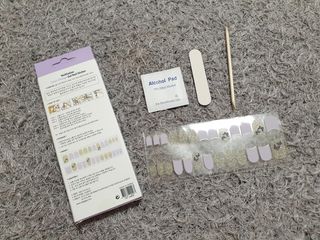 [네일가게] 햇빛에 닿으면 색이 변하는 신기한 햇살 반전 네일스티커_B — 5점을 준 리뷰어가 2021년 9월 올린 사용 사진