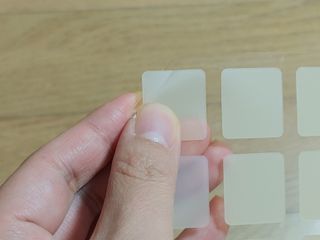 [큐어반H 커팅] 간편하게 떼서 쓰는 자외선차단 습윤밴드 (1팩/30매입) — 5점을 준 리뷰어가 2022년 12월 올린 사용 사진