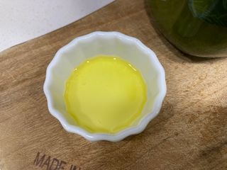마에스트로 엑스트라버진 올리브 유 마에스트로 엑스트라버진 스페인 올리브유 — 5점을 준 리뷰어가 2022년 2월 올린 사용 사진