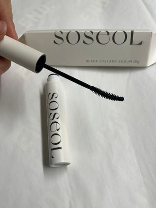 더소설 소설 블랙아이래쉬 세럼 10g(SOSEOL BLACK EYELASH SERUM 10g) — 5점을 준 리뷰어가 2023년 6월 올린 사용 사진