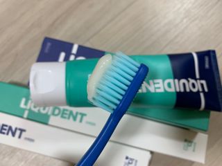 리퀴덴트 오랄케어 온가족용 리퀴덴트 더더 오랄케어 무불소 치약 + 임상시험완료 이중 미세 엠보싱 칫솔 올데이세트 — 5점을 준 리뷰어가 2021년 1월 올린 사용 사진