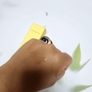 스킨큐어 산다화 비타민c 화이트닝 에센스 30ml — 5점을 준 리뷰어가 2023년 8월 올린 사용 사진