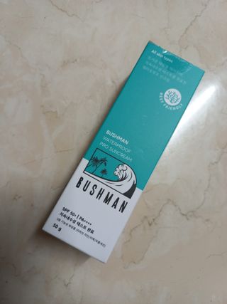 부쉬맨 워터프루프 프로 선크림 50g SPF50+ PA++++ — 4.5점을 준 리뷰어가 2023년 4월 올린 사용 사진