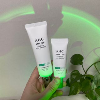 [AHC] 세이프온 에센스 선크림 올리브영 스페셜 증정 기획세트 — 5점을 준 리뷰어가 2022년 6월 올린 사용 사진