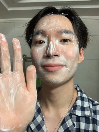 [갸스비] 지성 남성을 위한 포어케어 클렌징폼 — 5점을 준 리뷰어가 2021년 10월 올린 사용 사진