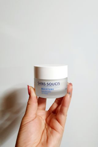 산수시 아쿠아 베네핏 24h 수부지 물광 속건조 수분크림 50ml — 5점을 준 리뷰어가 2021년 6월 올린 사용 사진