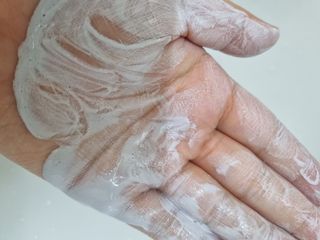 벨먼 내추럴 스파 머드레티놀 바디워시(그린로즈, 미드나잇 피오니) — 5점을 준 리뷰어가 2022년 6월 올린 사용 사진