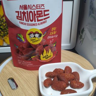 [서울시스터즈] CU 김치 4총사 세트-김치볶음밥, 김치큐브닭, 김치바삭김, 김치아몬드 — 5점을 준 리뷰어가 2021년 10월 올린 사용 사진