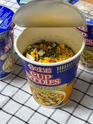 NISSIN 닛신 컵누들  4종 - 씨푸드오리지날, 씨푸드 스파이시, 씨푸드 커리, 씨푸드 XO소스 — 5점을 준 리뷰어가 2022년 3월 올린 사용 사진