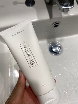 [베러오리진] 무화과 크리미 딥 폼 클렌저/피부 노폐물 & 미세먼지 99 세정 인증 민감성 피부 무자극 인증 — 5점을 준 리뷰어가 2021년 12월 올린 사용 사진