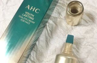 [NEW 탄력유턴 아이크림] AHC 유스 래스팅 리얼 아이크림 포 페이스 — 4점을 준 리뷰어가 2021년 2월 올린 사용 사진