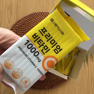 서울약사신협 프리미엄 비타민C 1,000mg_2.5g x 50포 — 5점을 준 리뷰어가 2021년 10월 올린 사용 사진