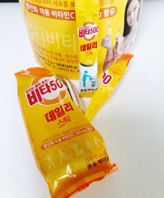 광동생활건강 [광동] 제니비타민C 비타500데일리스틱 180포+제니등신대+제니스티커 — 5점을 준 리뷰어가 2021년 12월 올린 사용 사진