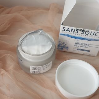 산수시 아쿠아 베네핏 24h 수부지 물광 속건조 수분크림 50ml — 5점을 준 리뷰어가 2021년 7월 올린 사용 사진