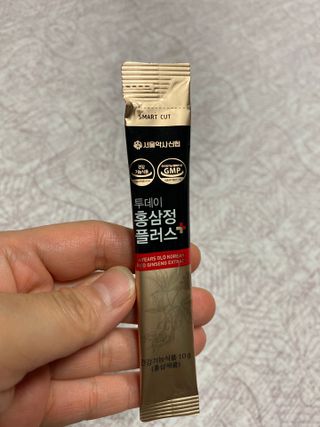 서울약사신협_투데이홍삼정플러스스틱_10g x 30포 — 5점을 준 리뷰어가 2021년 6월 올린 사용 사진