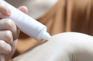 러브모아 향수 고체향수 승무원 고체향수 바르는 향수 니치향수 도손 우드세이지 앤 씨솔트 — 4.5점을 준 리뷰어가 2022년 9월 올린 사용 사진