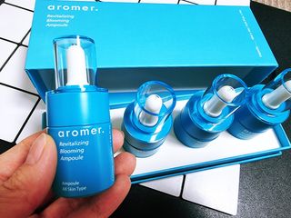 아로메르 리바이탈라이징 블루밍 앰플 10ml x 4ea — 5점을 준 리뷰어가 2021년 8월 올린 사용 사진