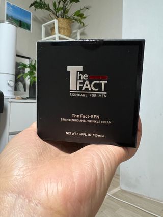 The Fact 더팩트 에스에프엔 브라이트닝 안티 링클 크림 50ml — 5점을 준 리뷰어가 2022년 5월 올린 사용 사진