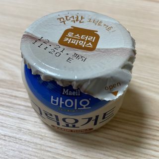 매일바이오 그릭요거트 오리지널 플레인 4개, 로스터리 커피믹스 4개 — 4.5점을 준 리뷰어가 2021년 12월 올린 사용 사진