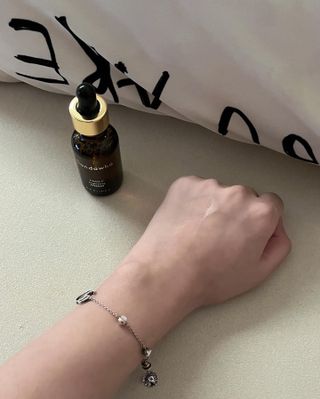 스킨큐어 산다화 비타민c 화이트닝 에센스 30ml — 4.5점을 준 리뷰어가 2023년 9월 올린 사용 사진