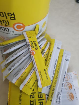서울약사신협 프리미엄비타민C1000_2.5G x 100포 — 5점을 준 리뷰어가 2021년 5월 올린 사용 사진