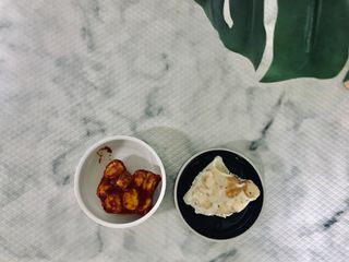 굽네몰 [굽네] 소스가 맛있는 닭가슴살 한입 볼 2종 8팩 — 4.5점을 준 리뷰어가 2021년 3월 올린 사용 사진