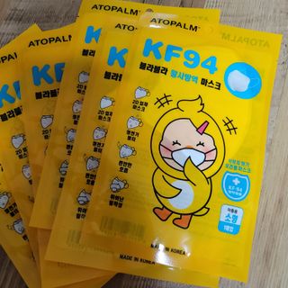 아토팜 블라블라 황사방역 마스크 KF94 — 5점을 준 리뷰어가 2021년 10월 올린 사용 사진