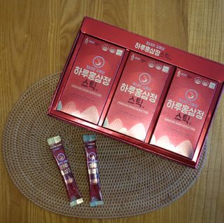 힘내라김홍삼 하루홍삼정스틱 10g x 30포 — 5점을 준 리뷰어가 2021년 5월 올린 사용 사진
