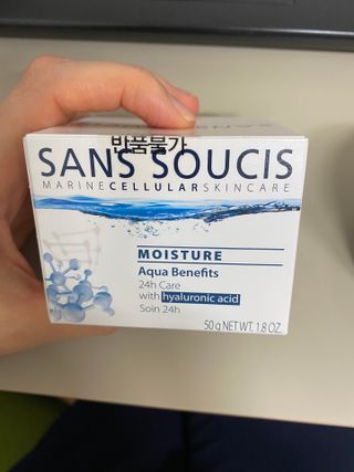 산수시 아쿠아 베네핏 24h 수부지 물광 속건조 수분크림 50ml — 5점을 준 리뷰어가 2021년 6월 올린 사용 사진