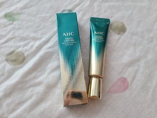 [NEW 탄력유턴 아이크림] AHC 유스 래스팅 리얼 아이크림 포 페이스 — 5점을 준 리뷰어가 2021년 1월 올린 사용 사진