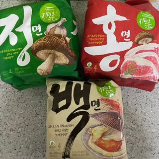 [풀무원] 자연은맛있다 정면, 백면, 홍면  세트 — 5점을 준 리뷰어가 2021년 4월 올린 사용 사진