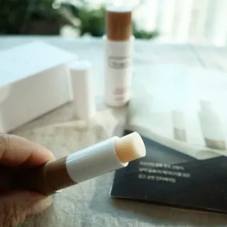 더사가오브수 [사가수] 효혜윤 보태니컬 에너지 에센스인로션 20ml /아이포올 스틱 3g — 5점을 준 리뷰어가 2023년 2월 올린 사용 사진
