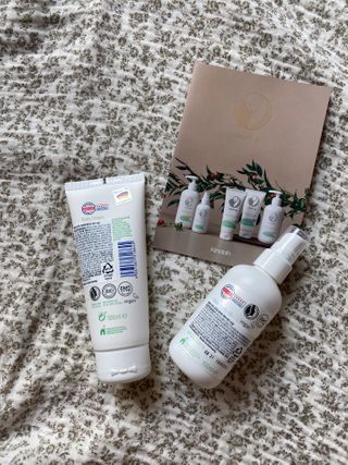 mom e 맘이 내추럴 베이비 케어 크림+바디오일 — 5점을 준 리뷰어가 2021년 1월 올린 사용 사진