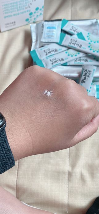 프리마인 유산균 국가지정연구소 선정, 살아있는 생유산균 200억 마리의 힘. 유산균n굿바이옴플러스 — 4점을 준 리뷰어가 2021년 11월 올린 사용 사진