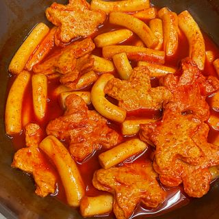 빨간키트 떡볶이 밀키트 2~3인분 매운맛 국물 떡볶이 만들기 쉬운 황금 레시피 분말 소스로 간편한 요리 — 5점을 준 리뷰어가 2021년 8월 올린 사용 사진