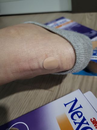 3M 넥스케어 물집방지쿠션테이프 1매 + 물집방지패드 10매 — 5점을 준 리뷰어가 2024년 4월 올린 사용 사진