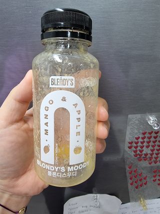 BLENDY'S 핑크 스무디+블론디 스무디 — 5점을 준 리뷰어가 2022년 4월 올린 사용 사진