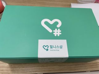 힐니스북 [힐마이넥]   거북목 통증완화를 위한 휴대용 목 안마기 — 5점을 준 리뷰어가 2022년 12월 올린 사용 사진