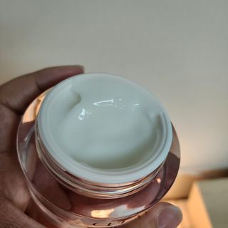 프리마인 바르기만 하면 철벽 스킨케어+24시간 마스크팩 효과. 셀라브 리제너레이팅 시스템 부스터+크림 세트 — 5점을 준 리뷰어가 2023년 4월 올린 사용 사진